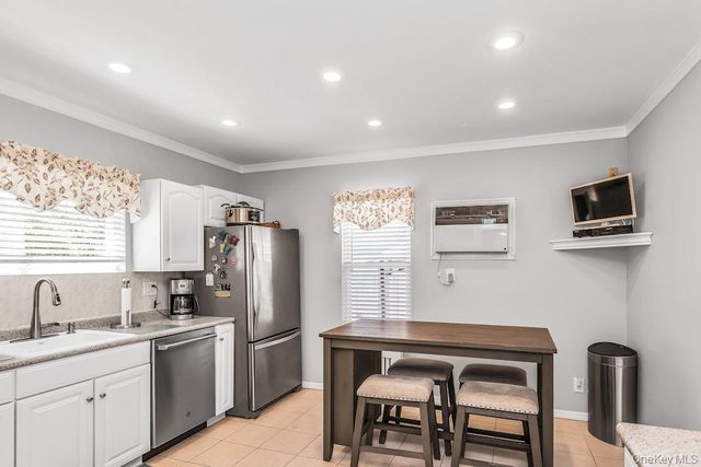 1680 roosevelt Street, Baldwin, NY 11510