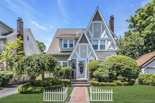 1680 roosevelt Street, Baldwin, NY 11510