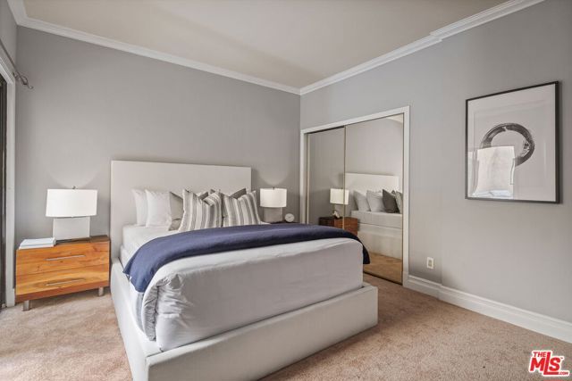 832 PALM Avenue 105, West Hollywood, CA 90069