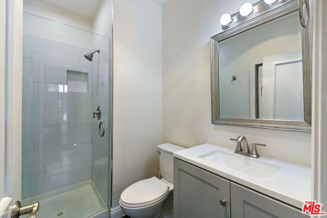 832 PALM Avenue 105, West Hollywood, CA 90069