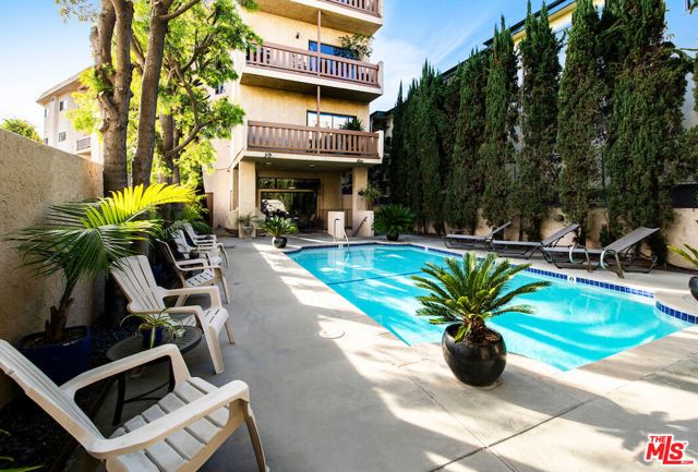 832 PALM Avenue 105, West Hollywood, CA 90069