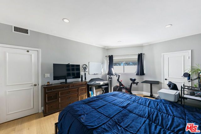 832 PALM Avenue 105, West Hollywood, CA 90069