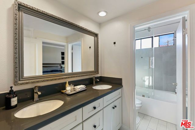 832 PALM Avenue 105, West Hollywood, CA 90069