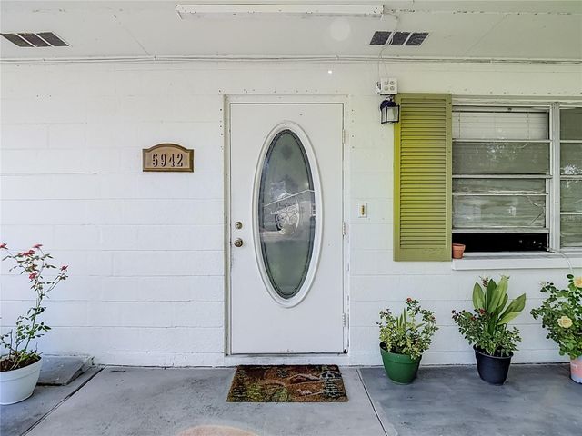 5942 20TH STREET, Zephyrhills, FL 33542