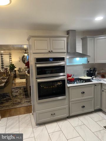 635 WILBY RD, Sicklerville, NJ 08081