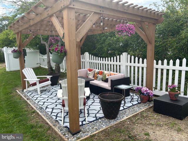 635 WILBY RD, Sicklerville, NJ 08081