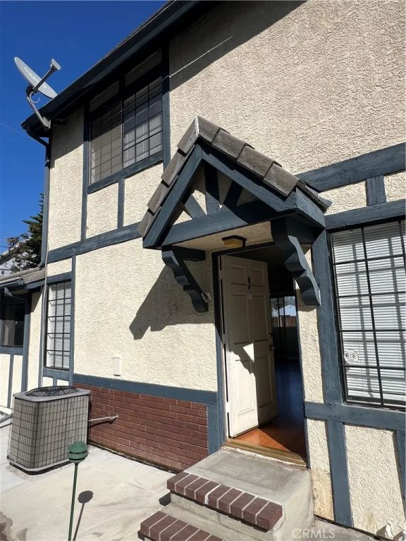 711 W Duarte F, Monrovia, CA 91016