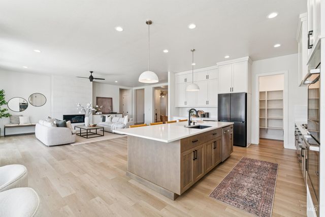 6112 S Phoebe Pl, Meridian, ID 83642