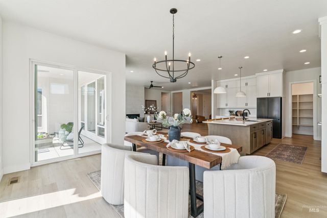 6112 S Phoebe Pl, Meridian, ID 83642