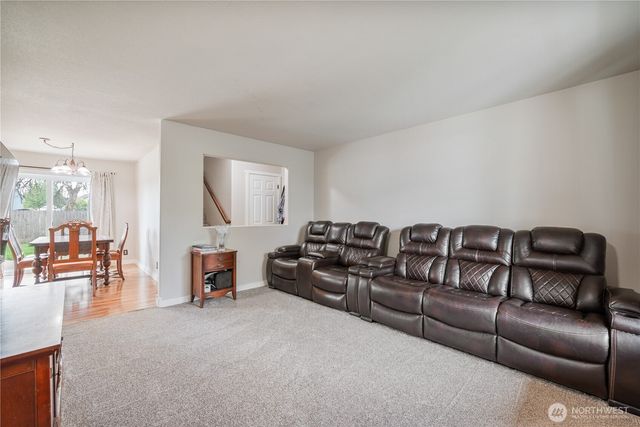 1828 Schneiter Drive, Longview, WA 98632
