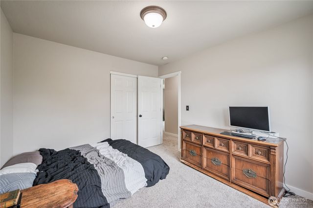 1828 Schneiter Drive, Longview, WA 98632