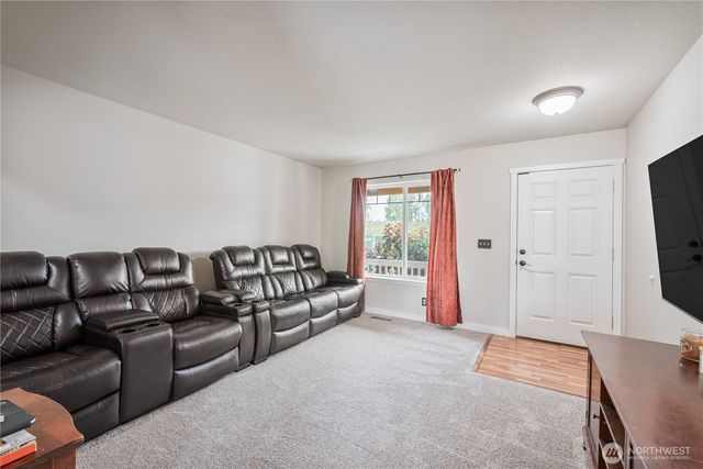 1828 Schneiter Drive, Longview, WA 98632