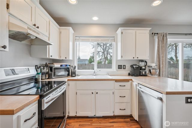 1828 Schneiter Drive, Longview, WA 98632