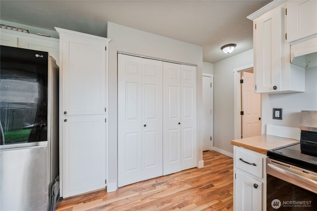1828 Schneiter Drive, Longview, WA 98632