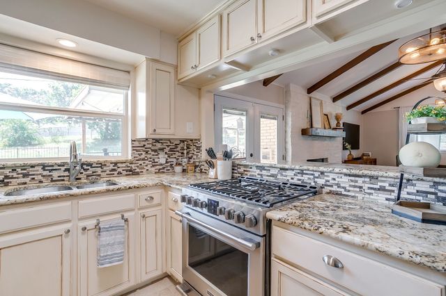 228 Aquilla Drive, Lakeside, TX 76108