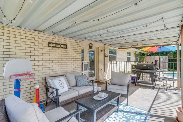 228 Aquilla Drive, Lakeside, TX 76108
