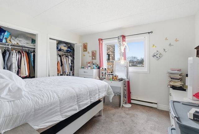 332 KLEIN CREEK Court C, Carol Stream, IL 60188