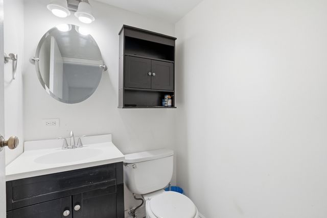 332 KLEIN CREEK Court C, Carol Stream, IL 60188