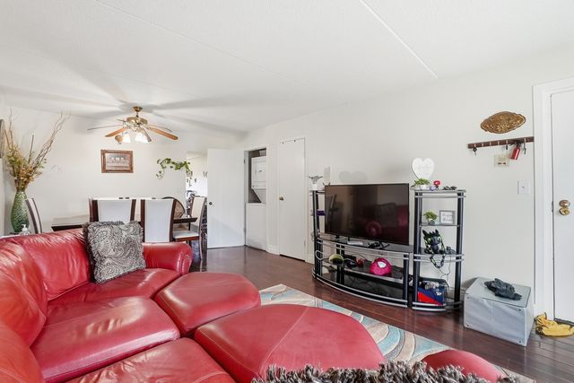 332 KLEIN CREEK Court C, Carol Stream, IL 60188