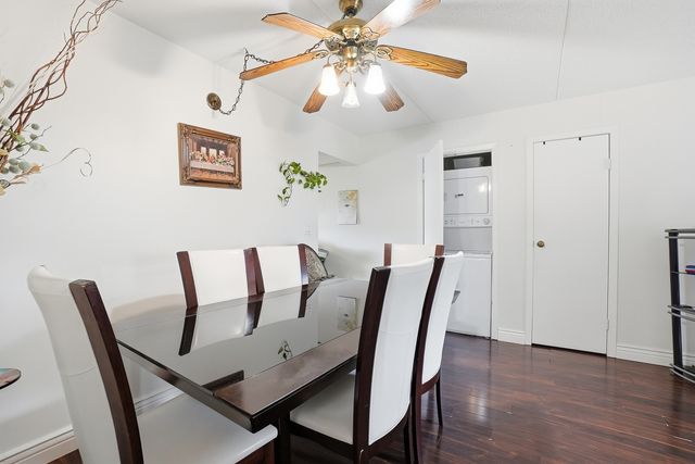 332 KLEIN CREEK Court C, Carol Stream, IL 60188