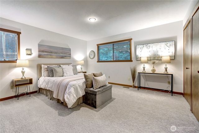 9901 NE 32nd Street, Bellevue, WA 98004