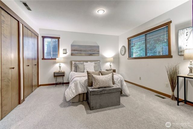 9901 NE 32nd Street, Bellevue, WA 98004