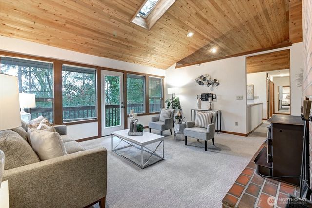 9901 NE 32nd Street, Bellevue, WA 98004