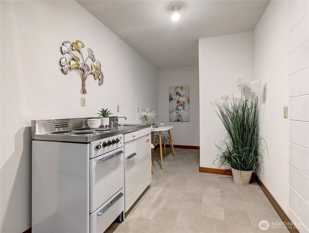 9901 NE 32nd Street, Bellevue, WA 98004