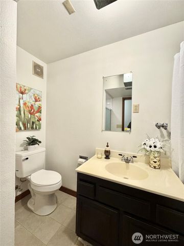 9901 NE 32nd Street, Bellevue, WA 98004