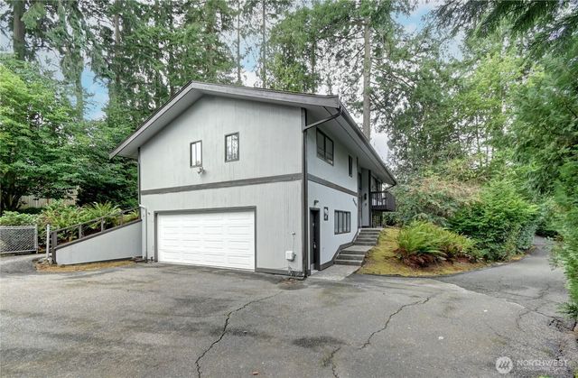 9901 NE 32nd Street, Bellevue, WA 98004