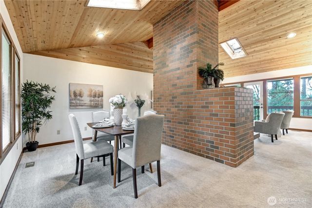 9901 NE 32nd Street, Bellevue, WA 98004