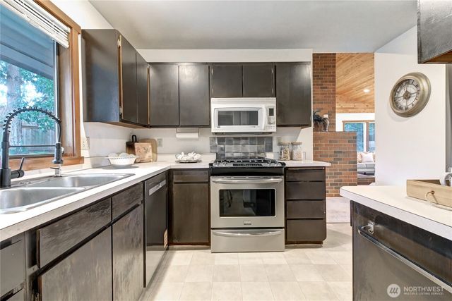 9901 NE 32nd Street, Bellevue, WA 98004