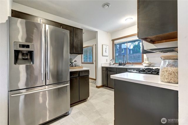 9901 NE 32nd Street, Bellevue, WA 98004