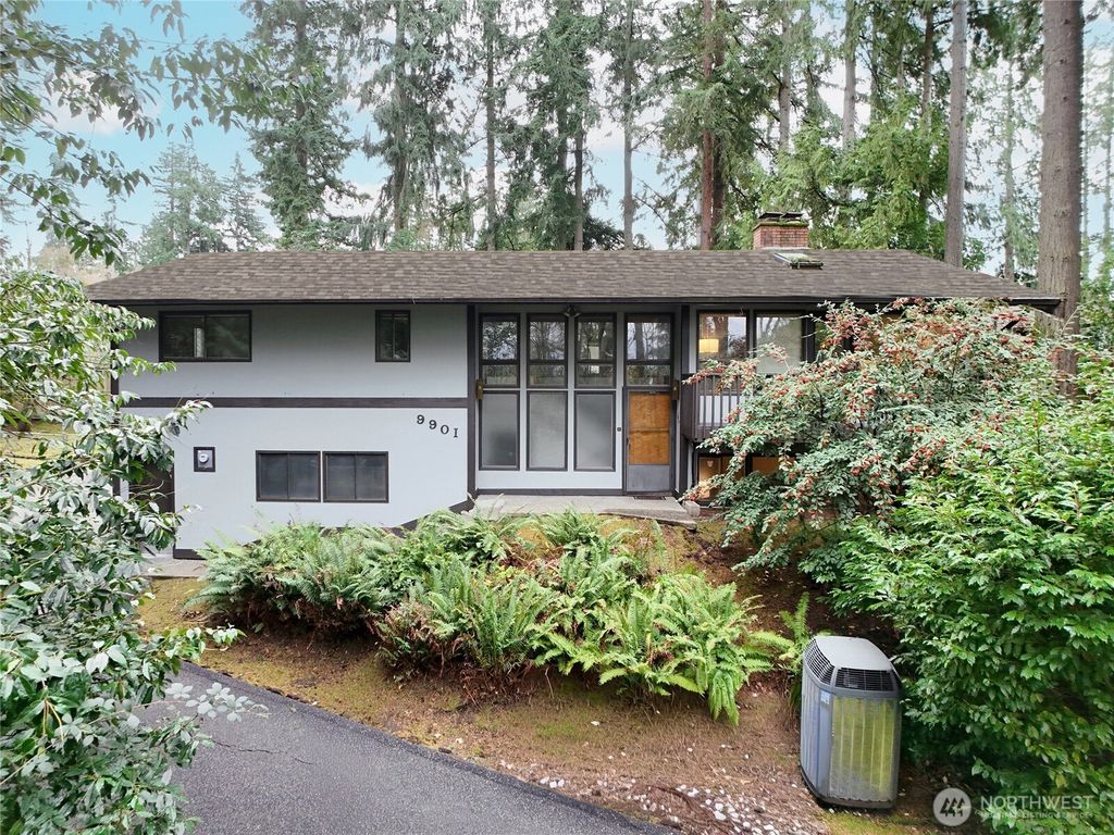 9901 NE 32nd Street, Bellevue, WA 98004