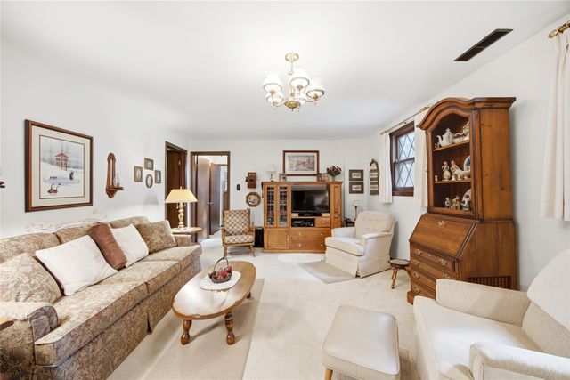 3421 SE 8th Street, Des Moines, IA 50315