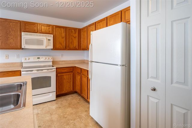 29953 Heritage Parkway, Warren, MI 48092