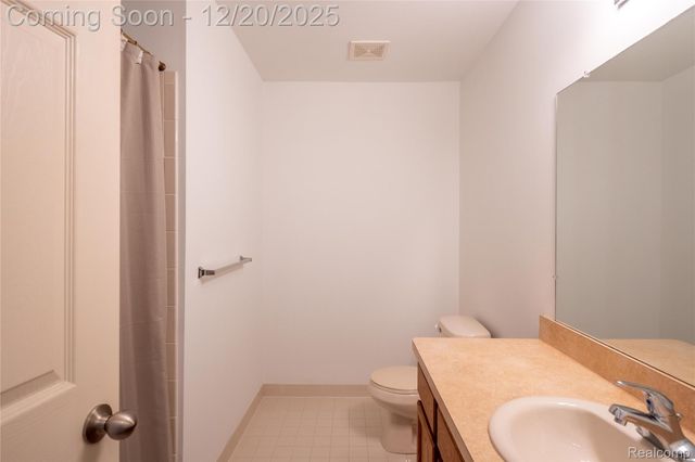 29953 Heritage Parkway, Warren, MI 48092