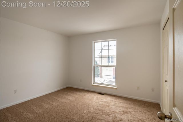 29953 Heritage Parkway, Warren, MI 48092