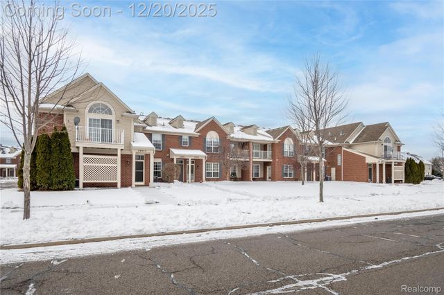 29953 Heritage Parkway, Warren, MI 48092