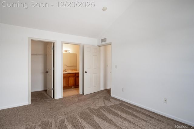 29953 Heritage Parkway, Warren, MI 48092