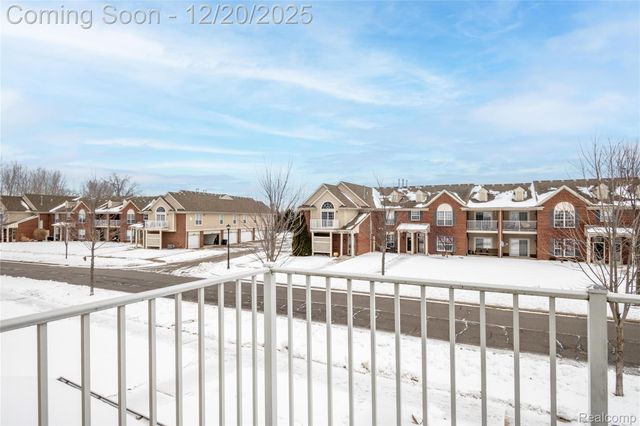 29953 Heritage Parkway, Warren, MI 48092