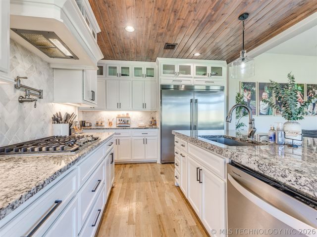 15907 E 106th Place North, Owasso, OK 74055