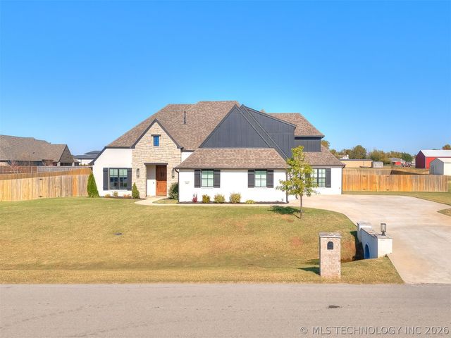 15907 E 106th Place North, Owasso, OK 74055