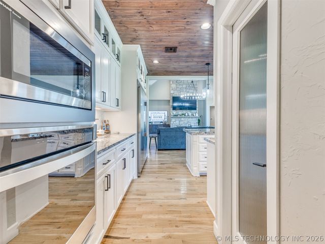 15907 E 106th Place North, Owasso, OK 74055