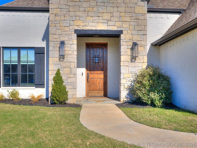 15907 E 106th Place North, Owasso, OK 74055