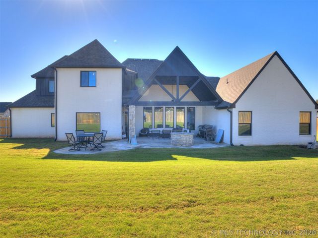 15907 E 106th Place North, Owasso, OK 74055