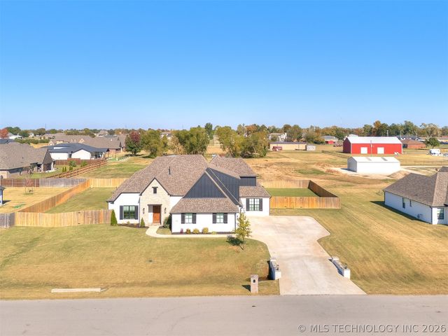 15907 E 106th Place North, Owasso, OK 74055