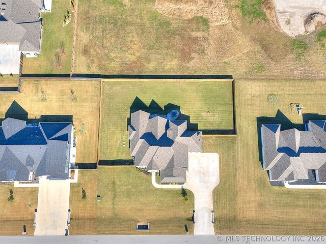 15907 E 106th Place North, Owasso, OK 74055