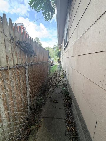 19127 Dwyer Street, Detroit, MI 48234