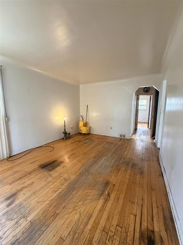 19127 Dwyer Street, Detroit, MI 48234
